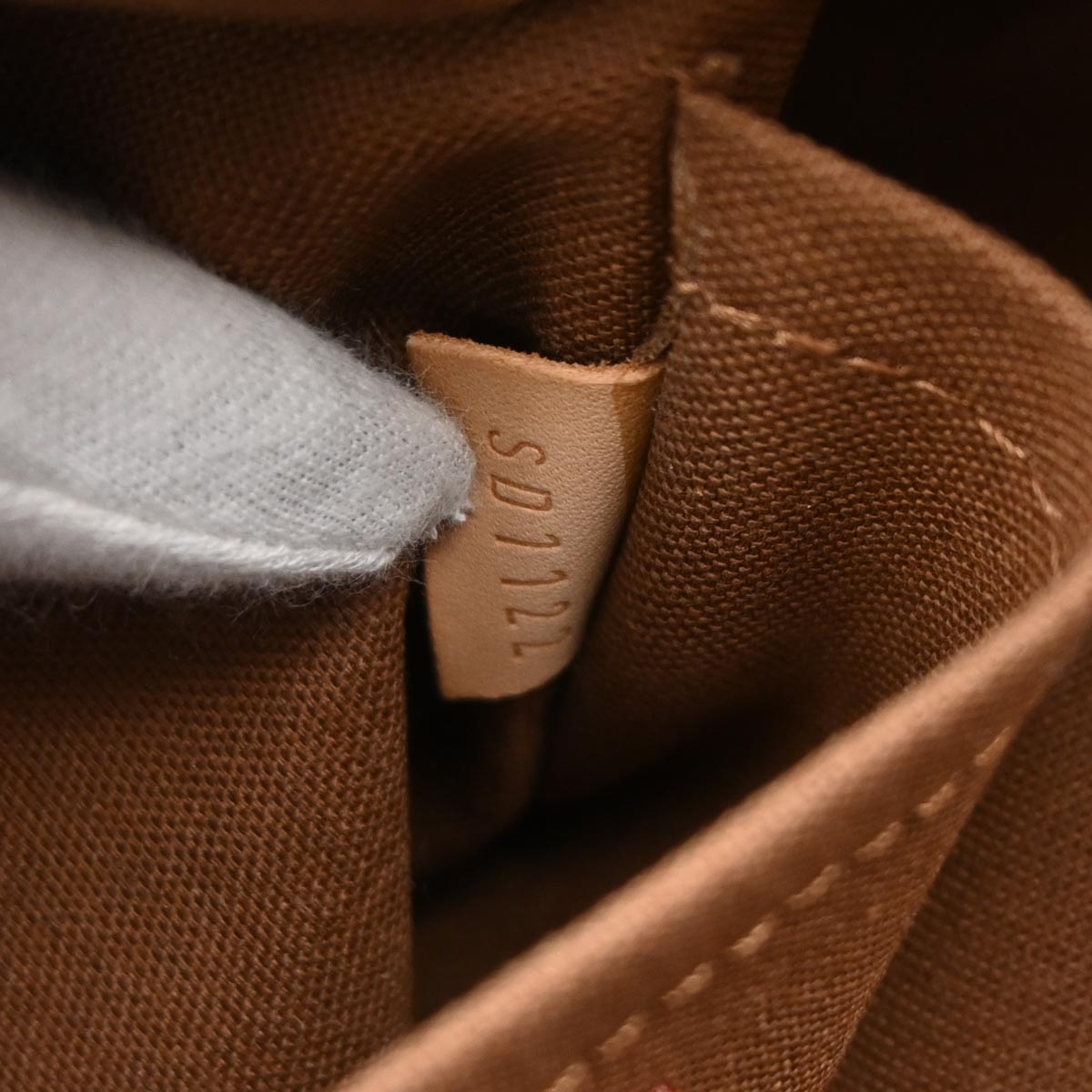 Louis Vuitton Monogram Thames GM Hobo Handbag M56383