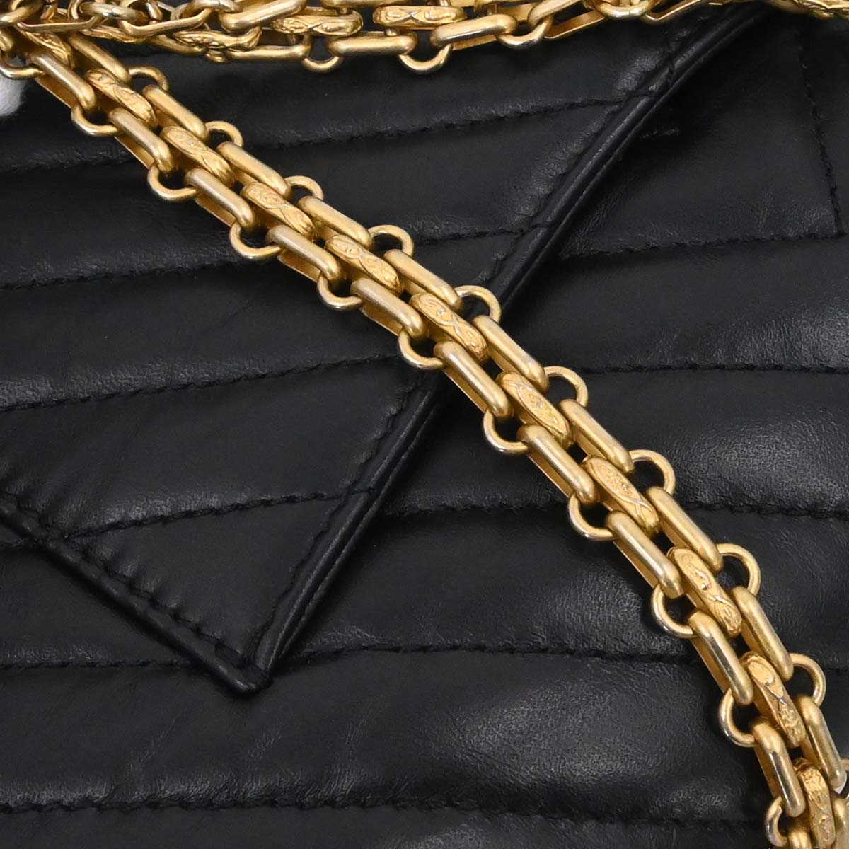Chanel Black Lambskin Chevron 2.55 Small Double Flap Shoulder Bag