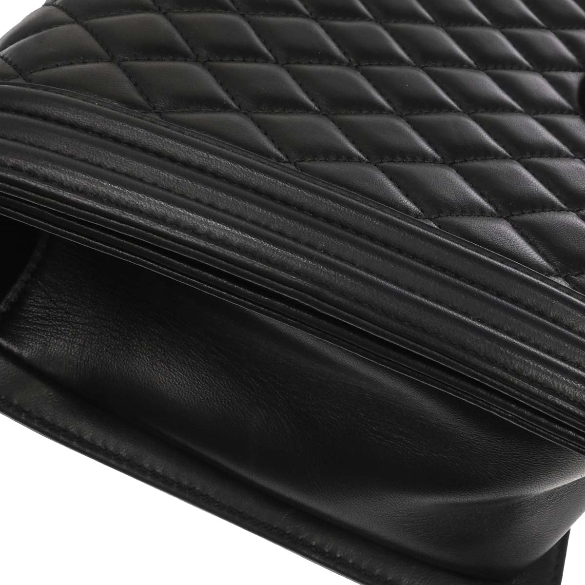 Boy Chanel 2017 Black Lambskin Medium Shoulder Bag
