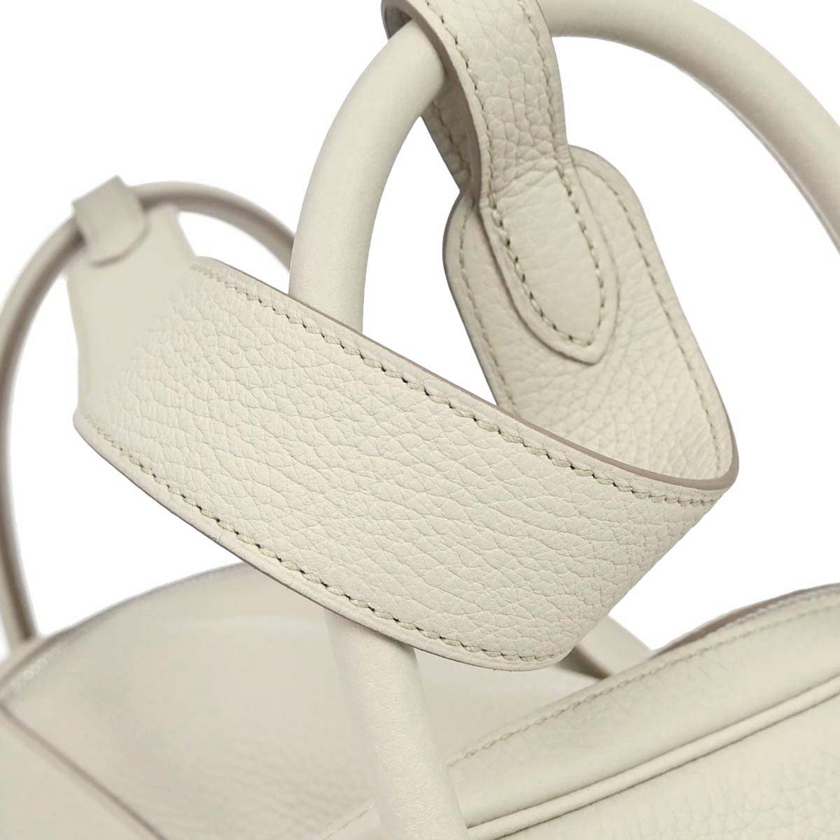 Hermes Vanilla Taurillon Clemence Lindy 30 Shoulder Bag