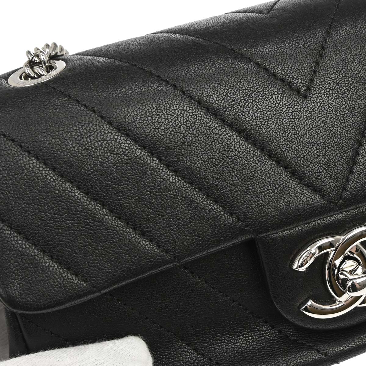 Chanel 2017-2018 Black Calfskin Chevron Shoulder Bag
