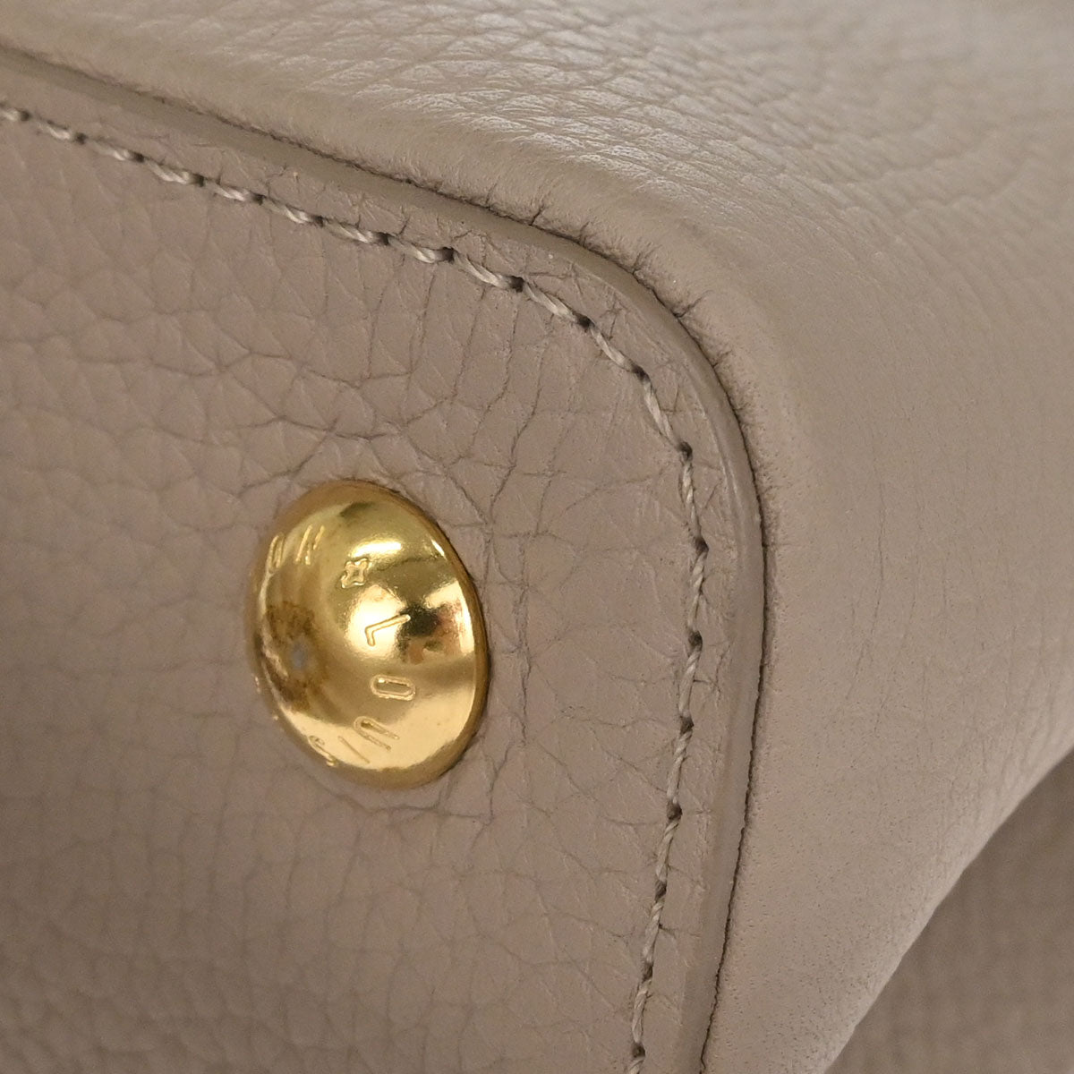 Louis Vuitton Beige Leather Capucines MM 2way Shoulder Handbag M52396