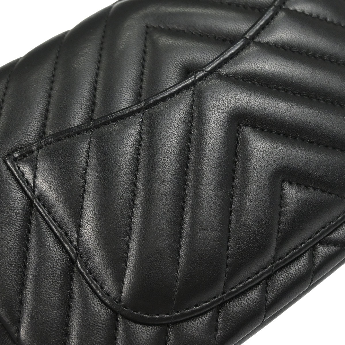 Chanel 2017-2018 Black Lambskin Chevron Single Flap Shoulder Bag