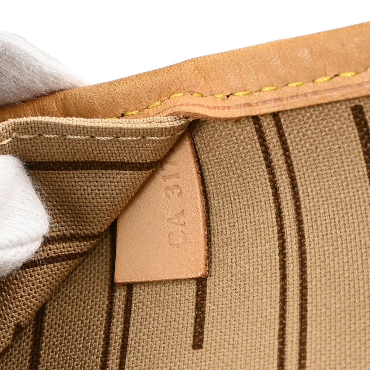 Louis Vuitton Monogram Neverfull GM Tote Bag M40157