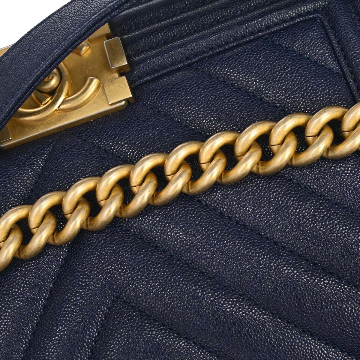 Boy Chanel 2018-2019 Navy Caviar Skin Chevron Medium Shoulder Bag