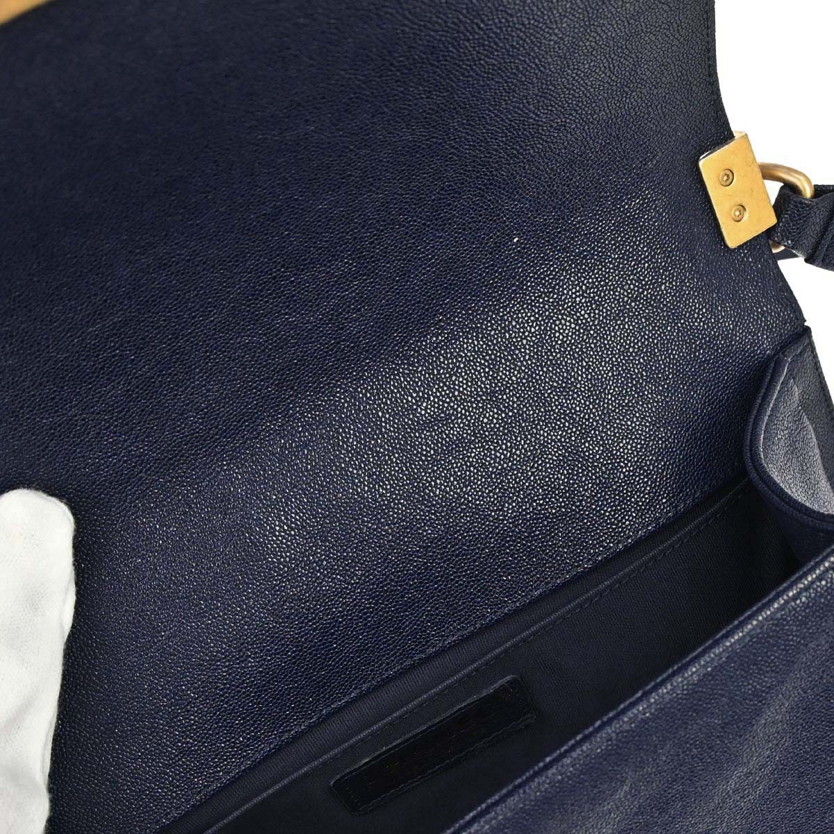 Boy Chanel 2018-2019 Navy Caviar Skin Chevron Medium Shoulder Bag
