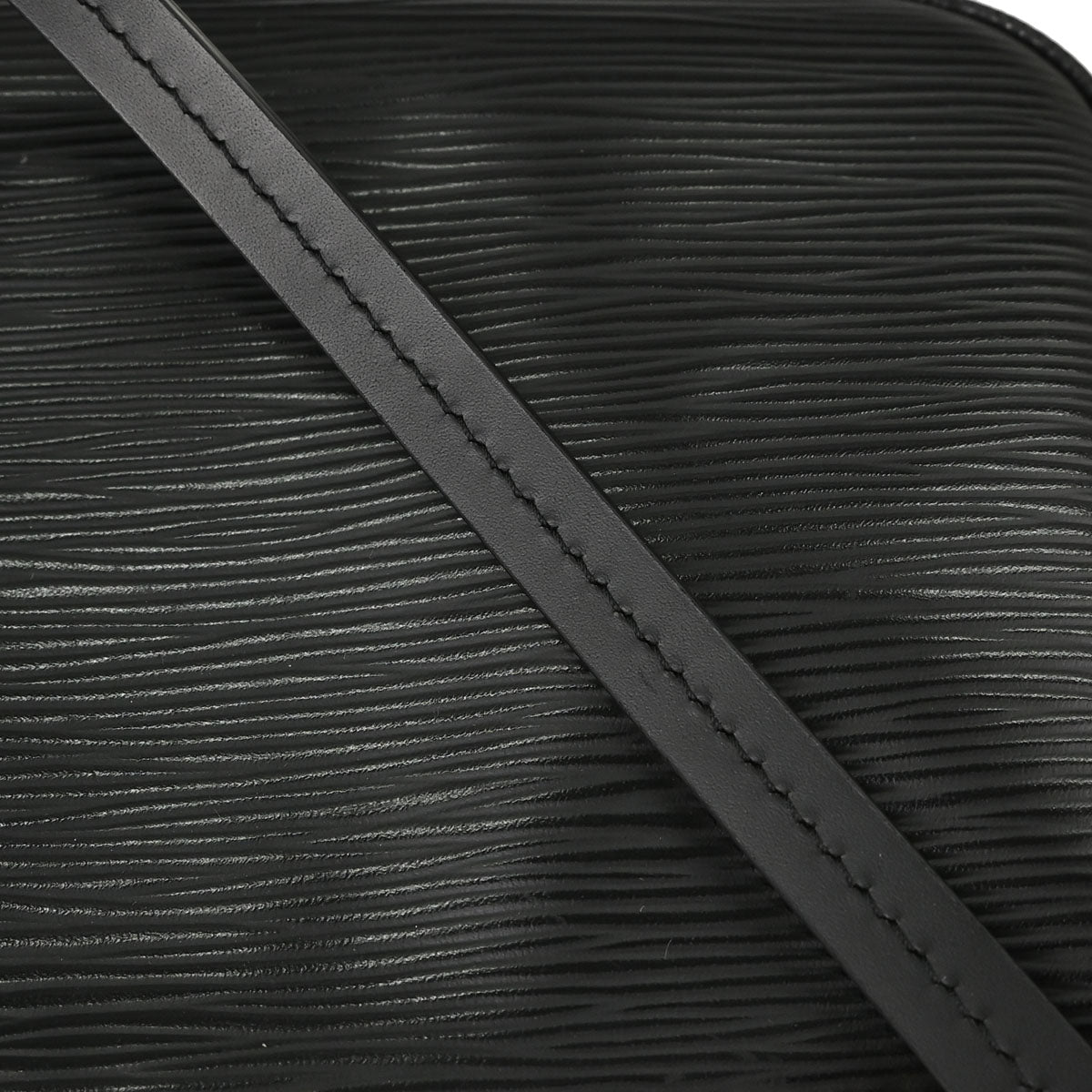 Louis Vuitton Black Epi Pochette Accessoires NM Handbag M40632