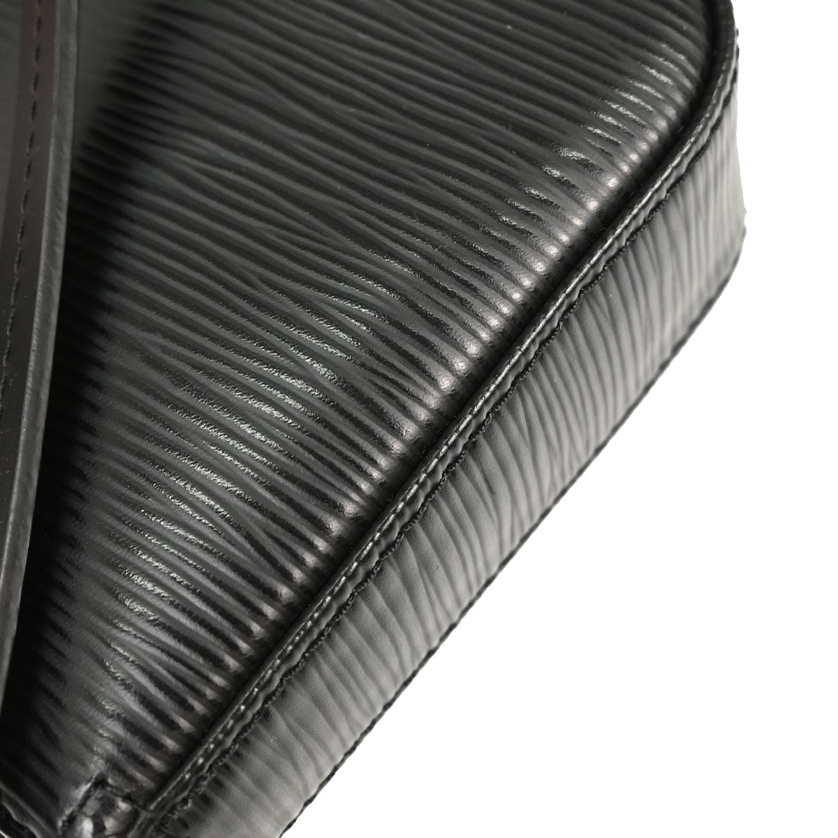 Louis Vuitton Black Epi Pochette Accessoires NM Handbag M40632