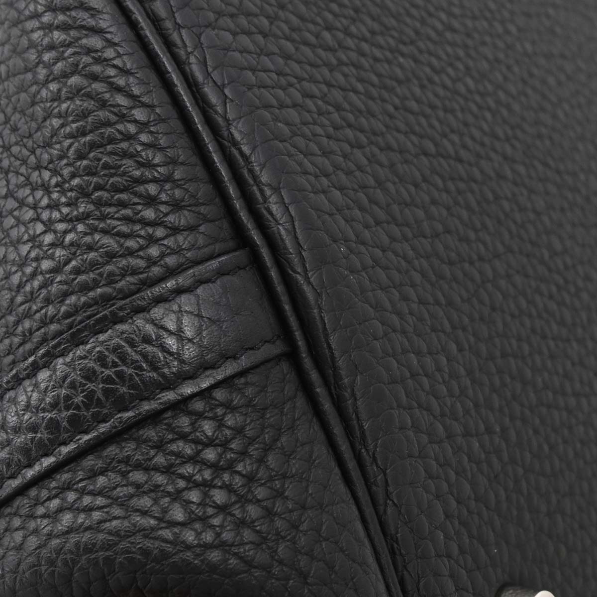 Hermes Black Taurillon Clemence Picotin Lock 22 MM Handbag