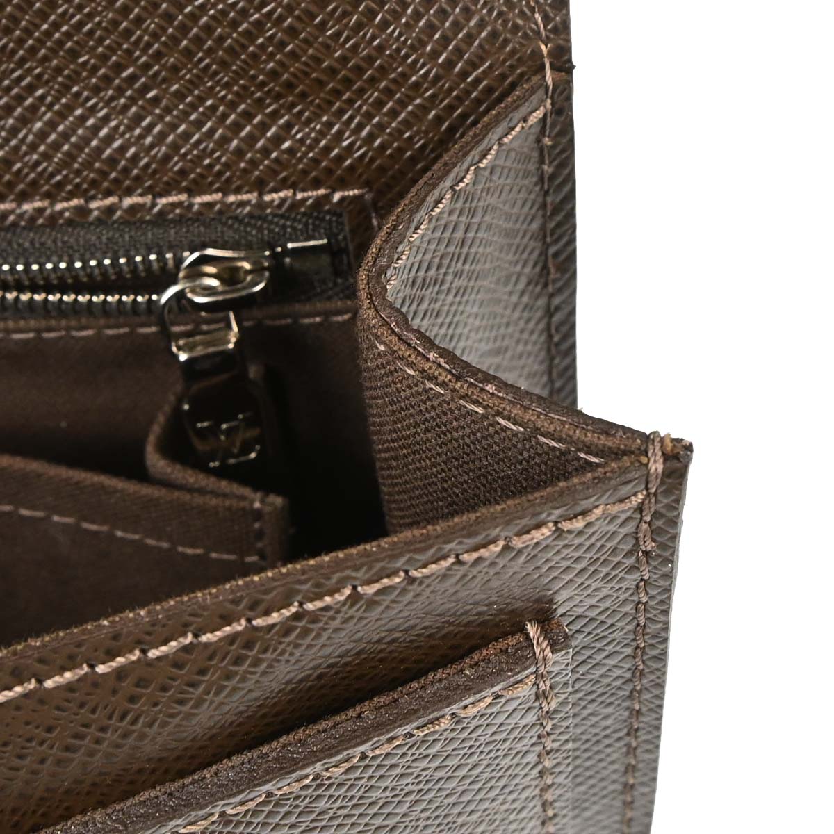 Louis Vuitton 2010 Brown Taiga Belaia Clutch Bag M32598