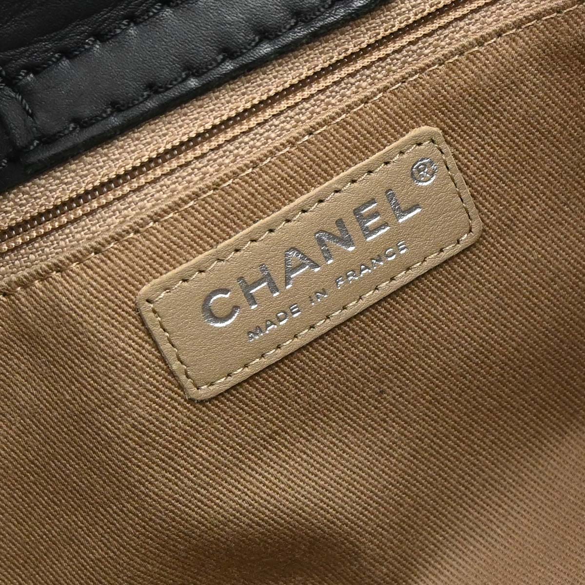 Chanel 2013-2014 Black Calfskin Paris-Edinburgh Highlander Messenger Bag