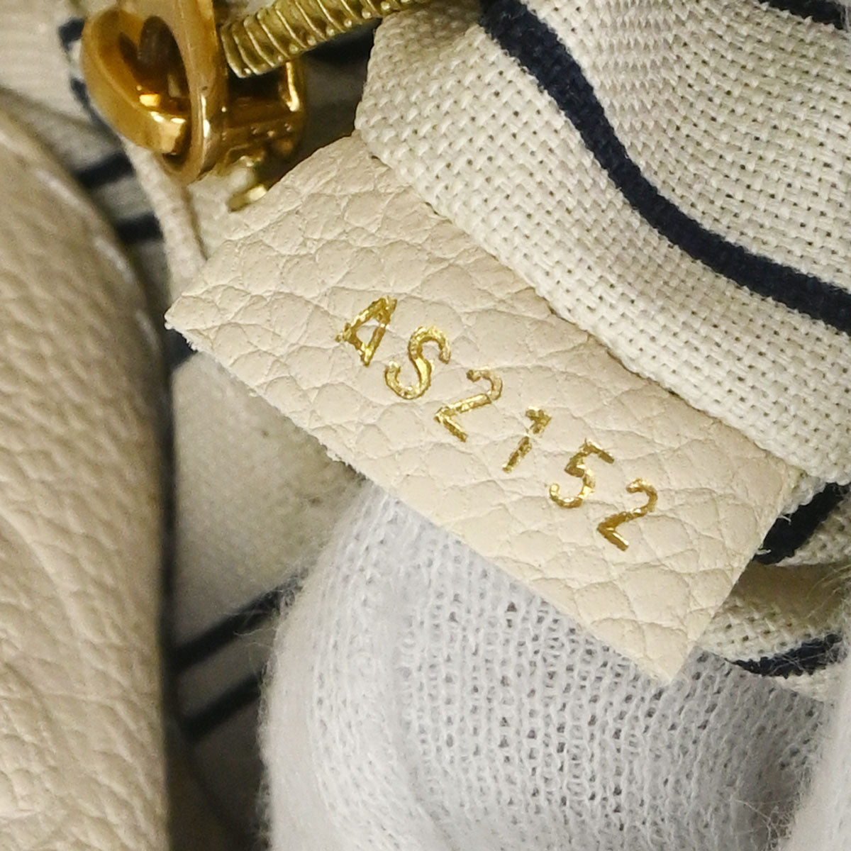 Louis Vuitton 2012 White Monogram Empreinte Artsy MM Handbag M93449
