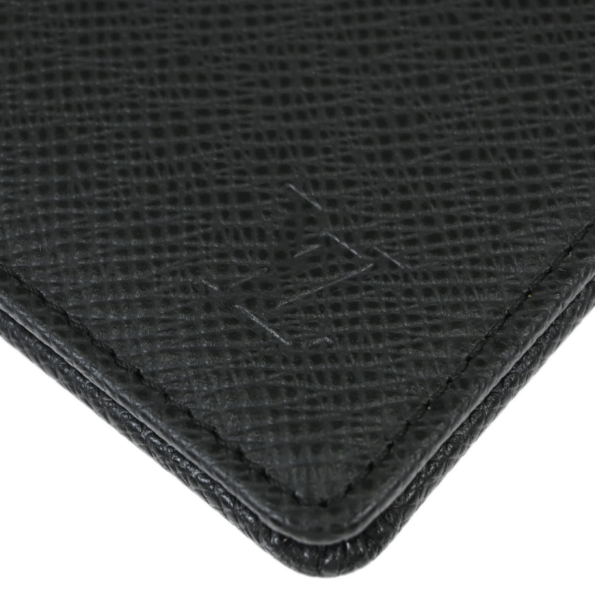 Louis Vuitton Black Taiga Organizer De Poche Cardholder M30512