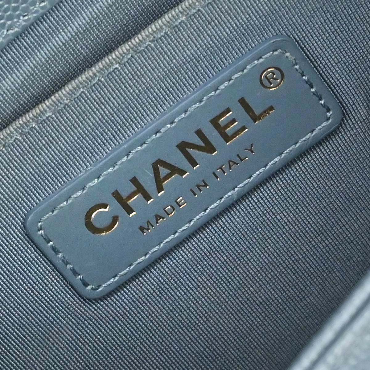 Boy Chanel 2018 Blue Caviar Skin Chevron Medium Shoulder Bag