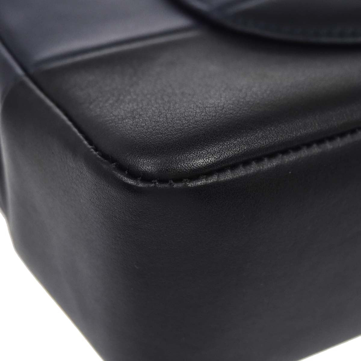 Chanel 2017 Navy Black Calfskin Medium Classic Double Flap Shoulder Bag