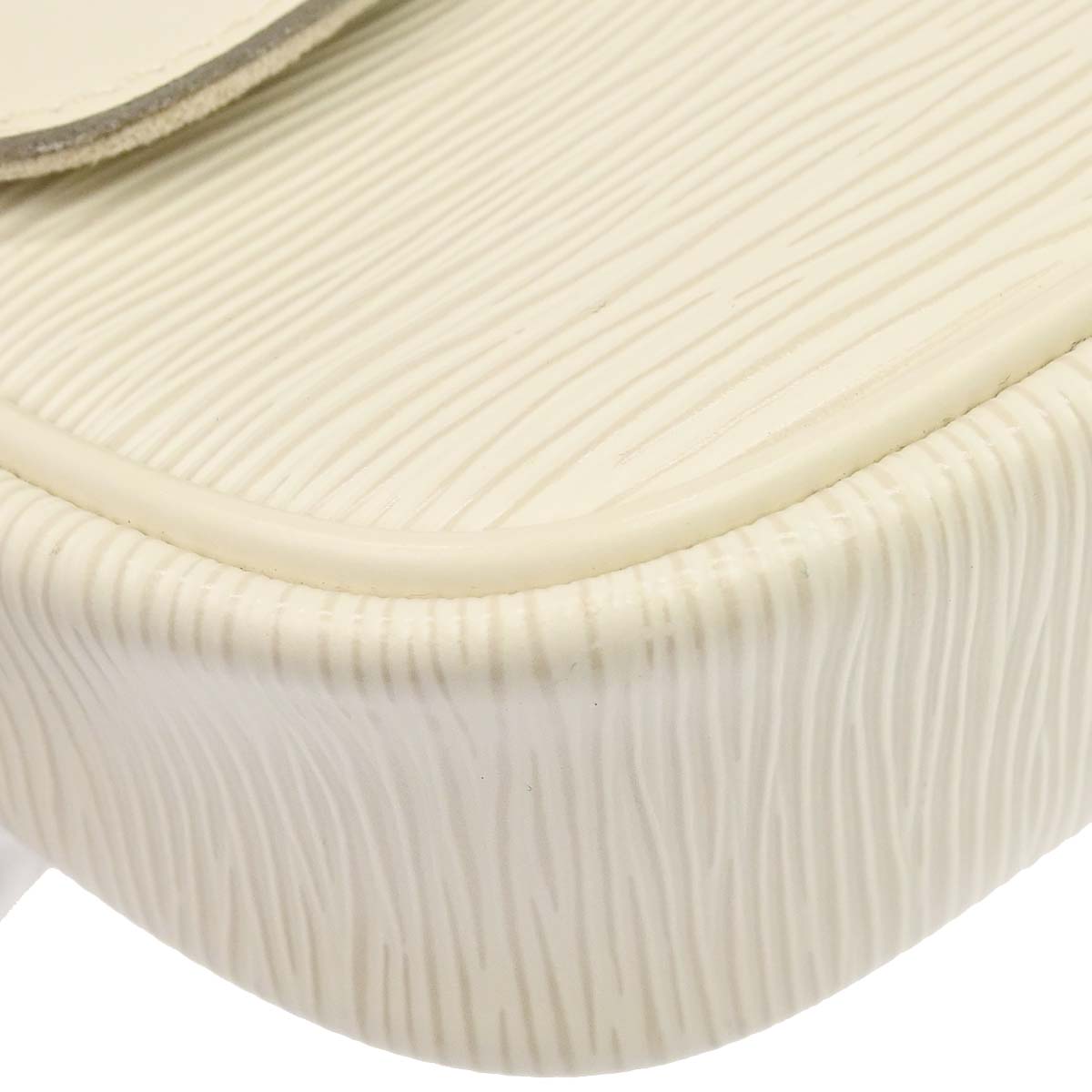 Louis Vuitton 2011 White Epi Pochette Montaigne Handbag M5929J