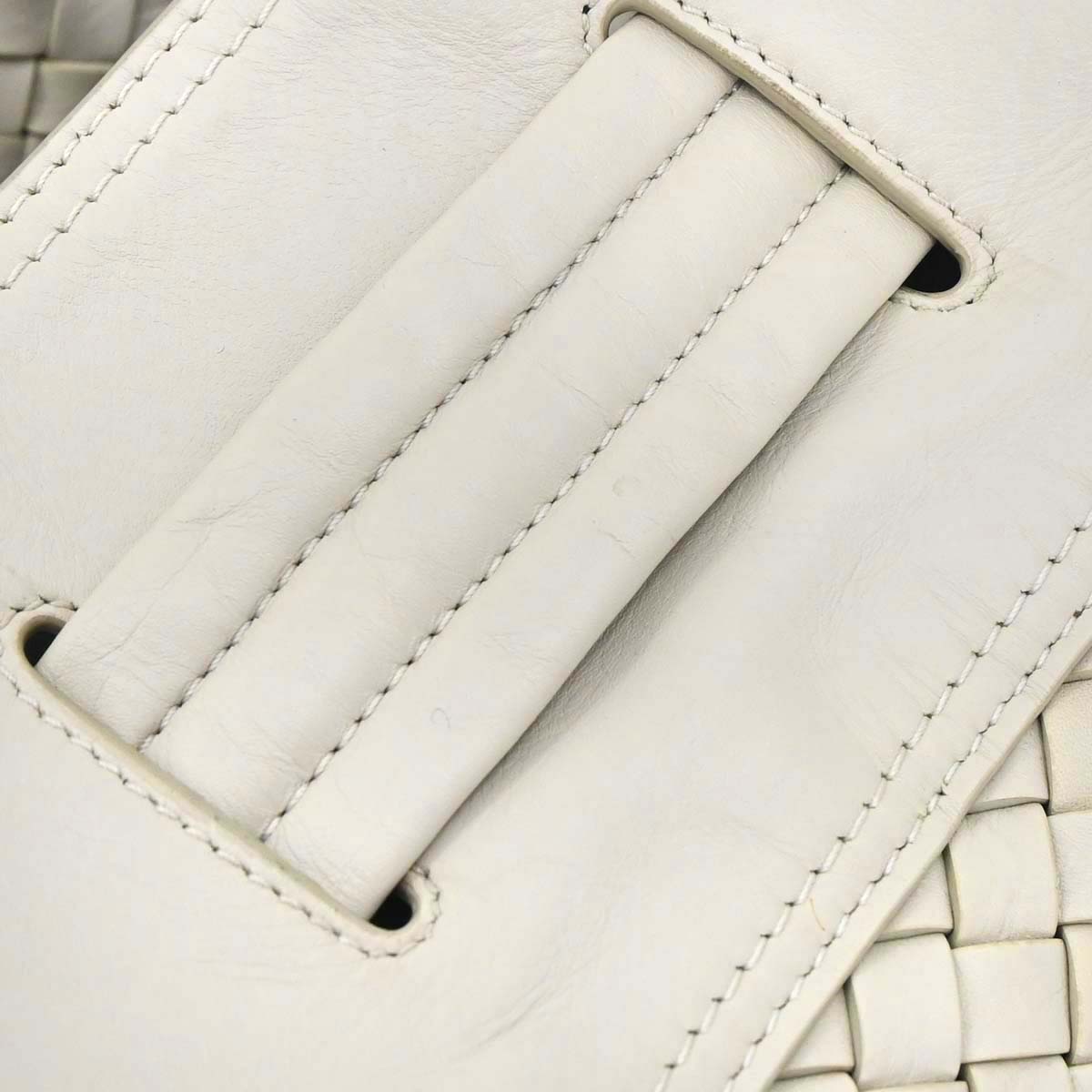 Bottega Veneta Ivory Lambskin Intrecciato Duffle Handbag