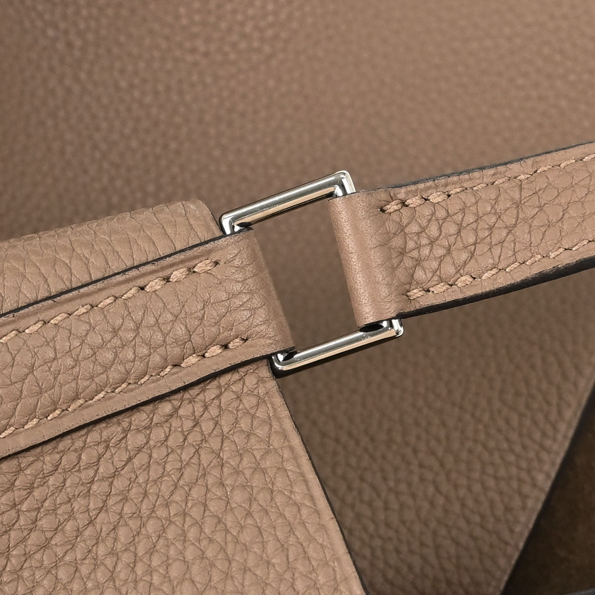 Hermes Beige de Weimar Taurillon Picotin Lock 22 MM Handbag