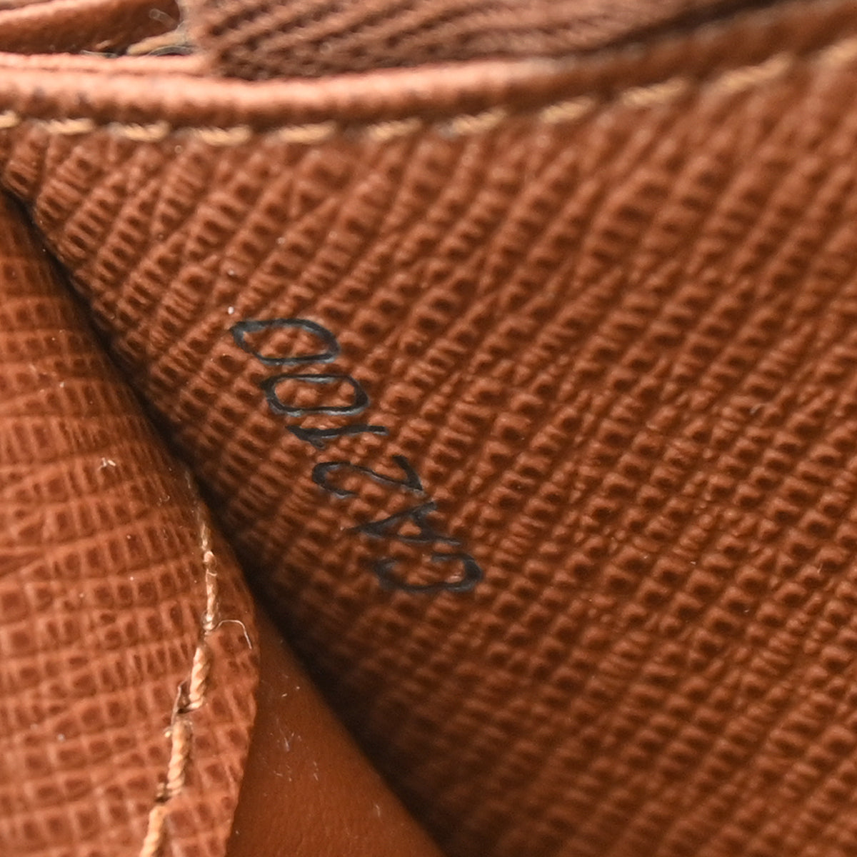 Louis Vuitton 2000 Monogram Organizer Insolite Round Zip Wallet M66566