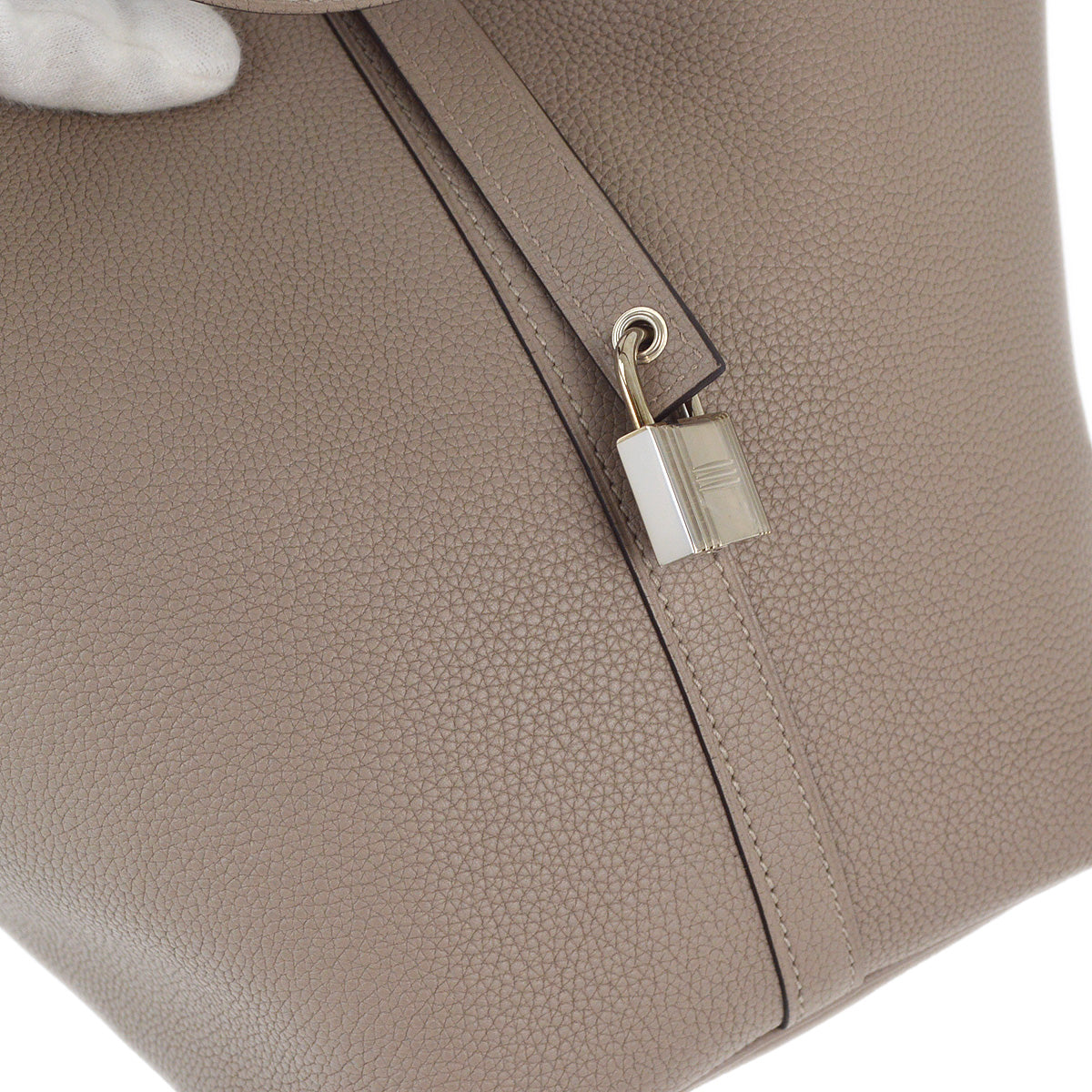 Hermes 2019 Etoupe Taurillon Clemence Picotin Lock 22 MM Handbag