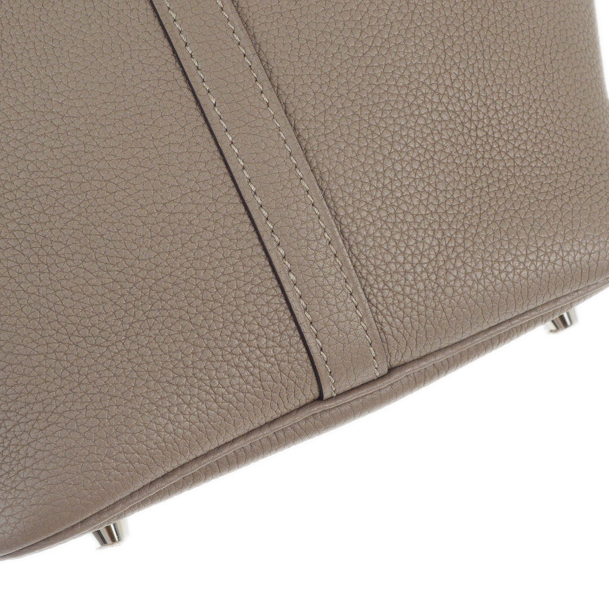 Hermes 2019 Etoupe Taurillon Clemence Picotin Lock 22 MM Handbag