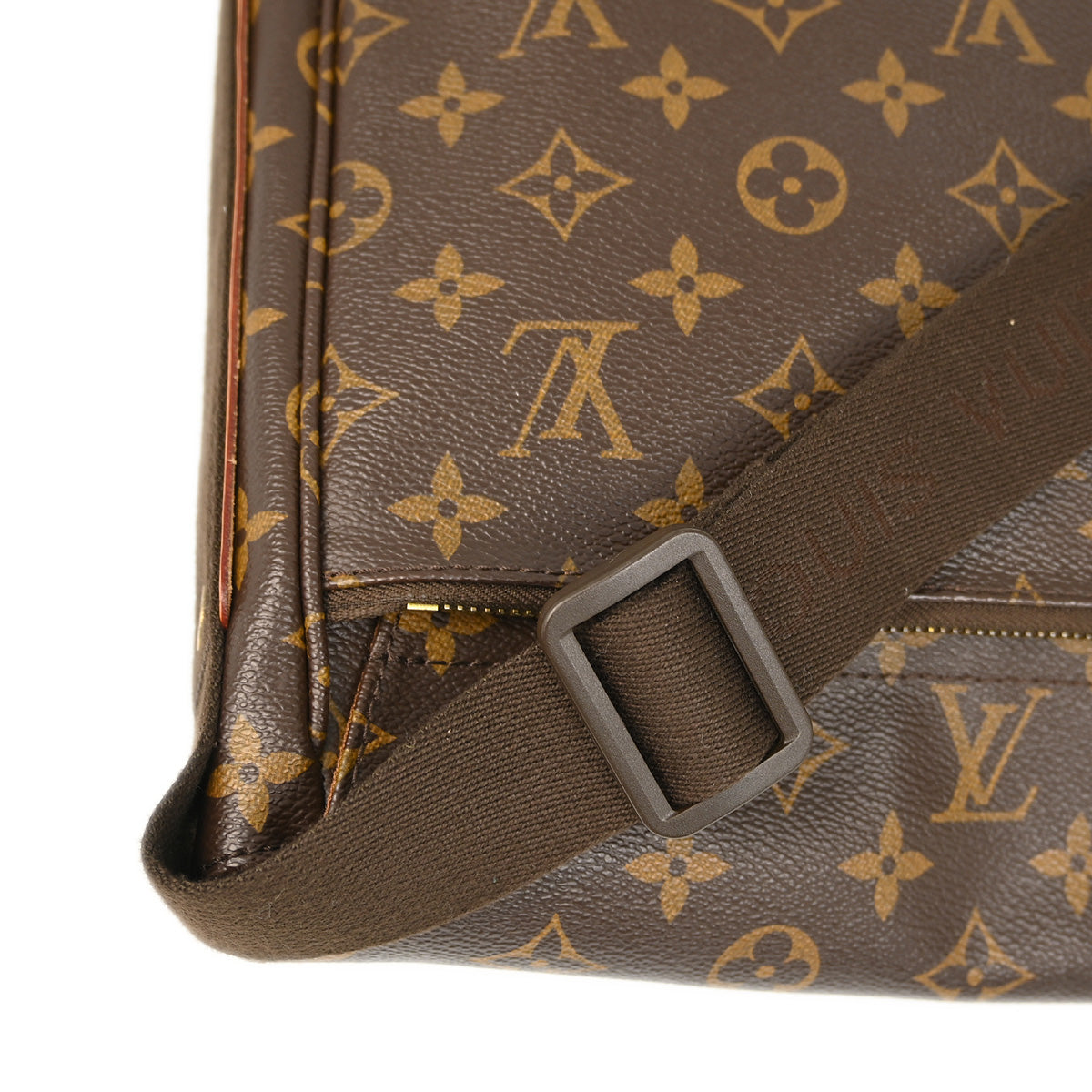 Louis Vuitton 2011 Monogram Beaubourg MM Messenger Bag M97038