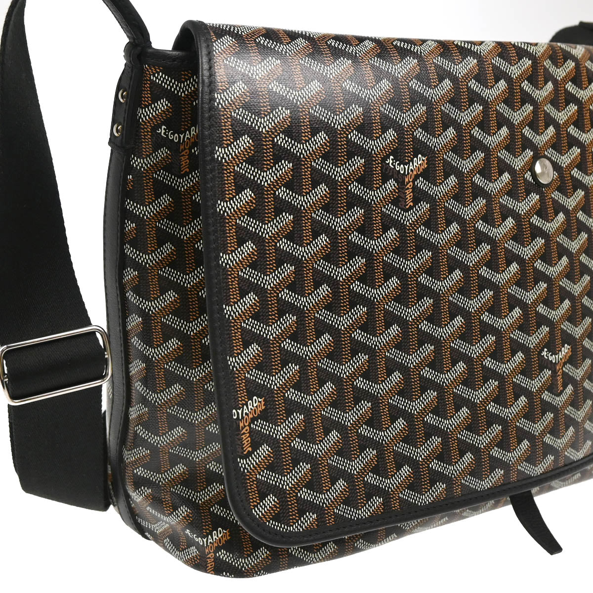 Goyard 2022 Black Capetien MM Messenger Shoulder Bag
