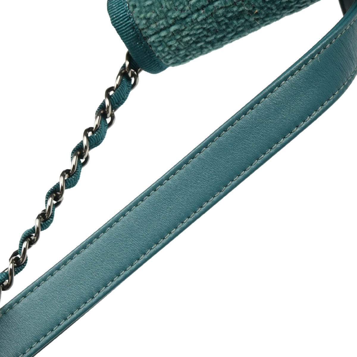 Chanel 2019 Green Fabric Deauville Drawstring Bucket Shoulder Bag