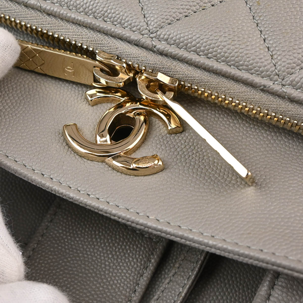 Chanel 2019 Gray Caviar 2way Shoulder Handbag