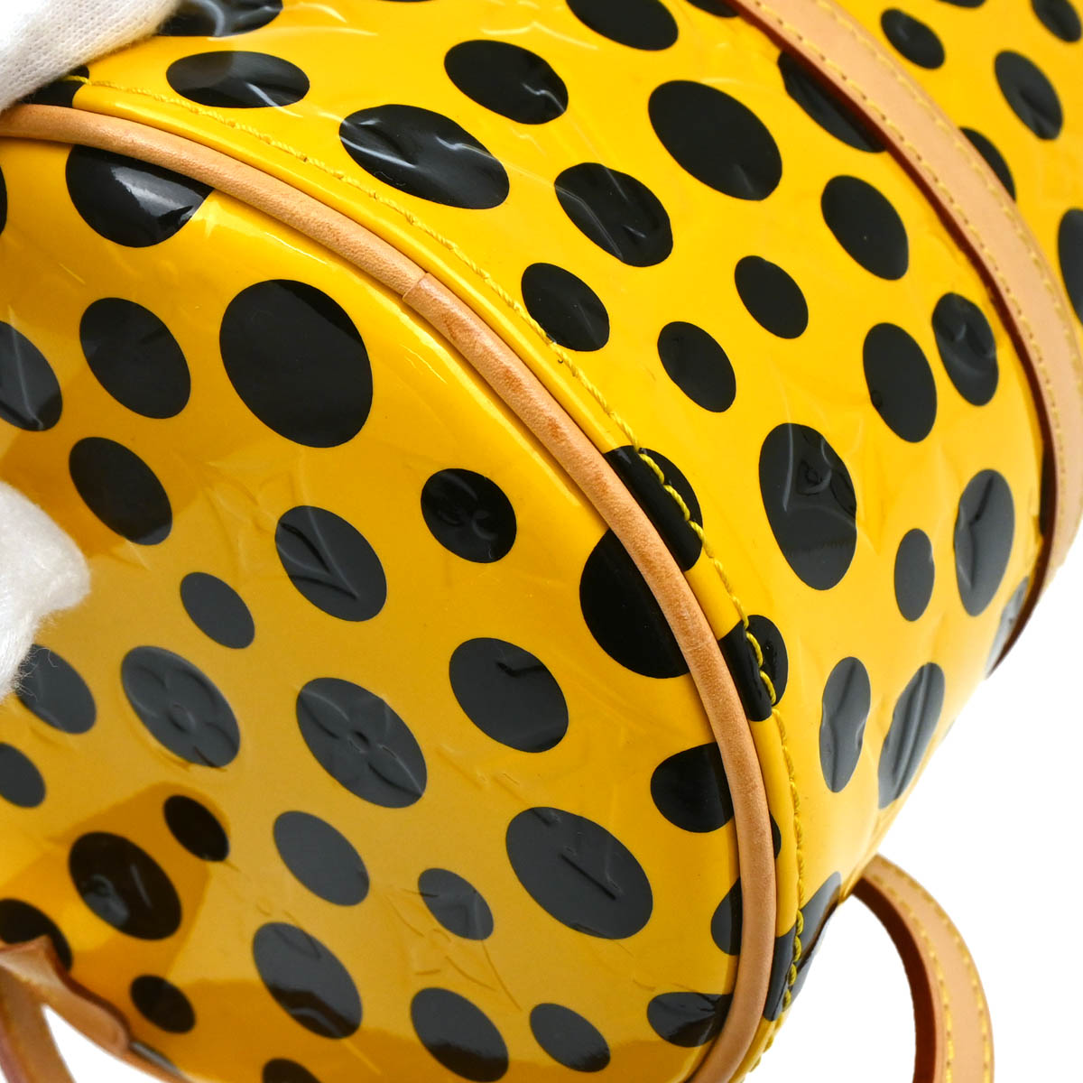Louis Vuitton 2012 Yellow Vernis Dot Infinity Papillon Handbag M91424