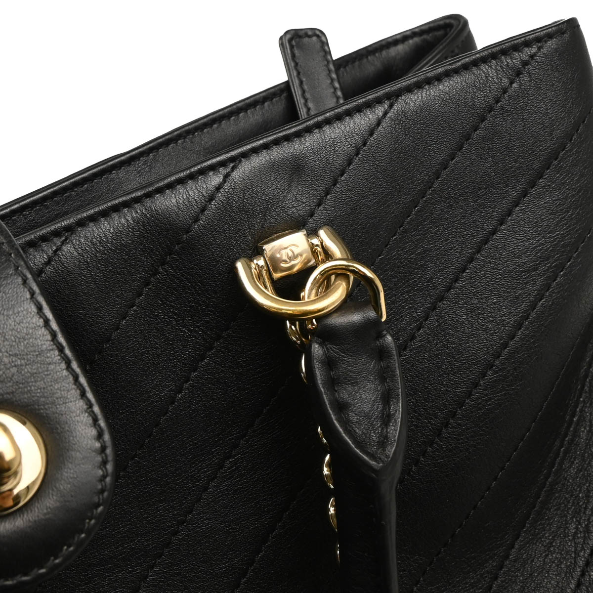 Chanel 2018-2019 Black Lambskin Chevron Chic Shopping Tote