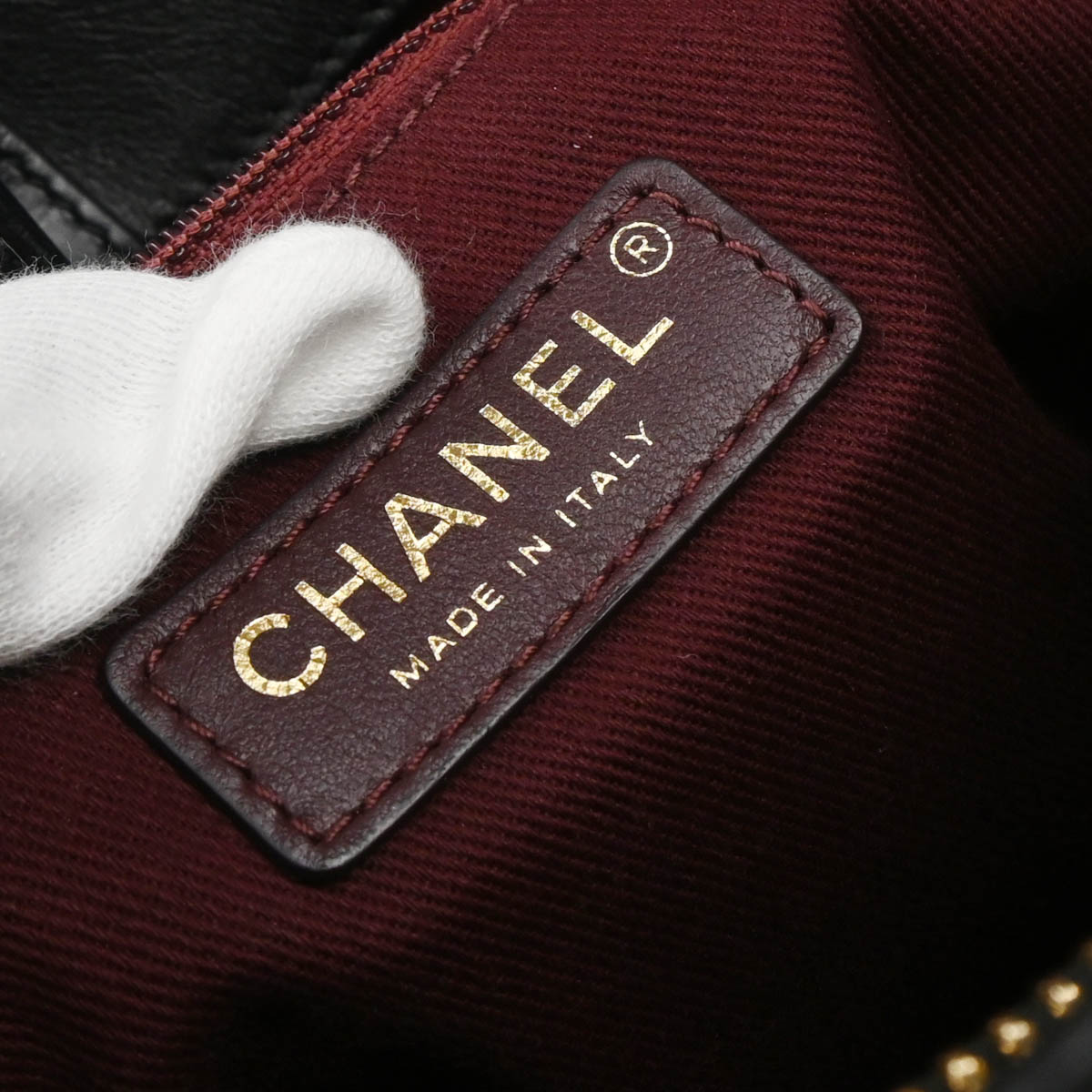 Chanel 2018-2019 Black Lambskin Chevron Chic Shopping Tote