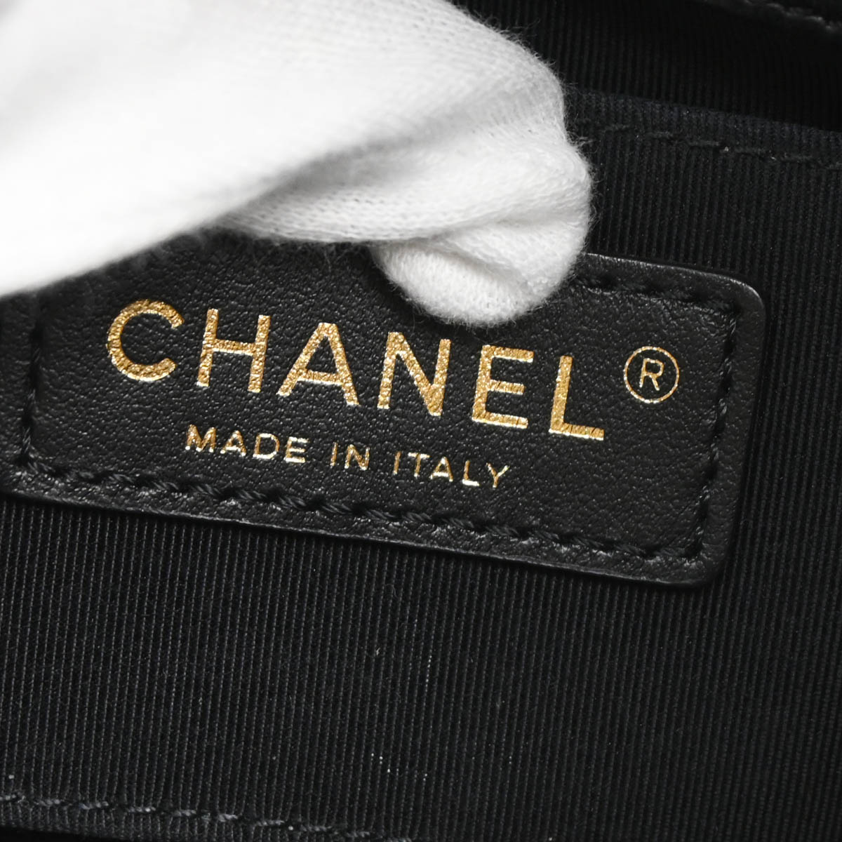 Chanel 2018-2019 Black Lambskin Handle with Chic Chevron Bucket bag