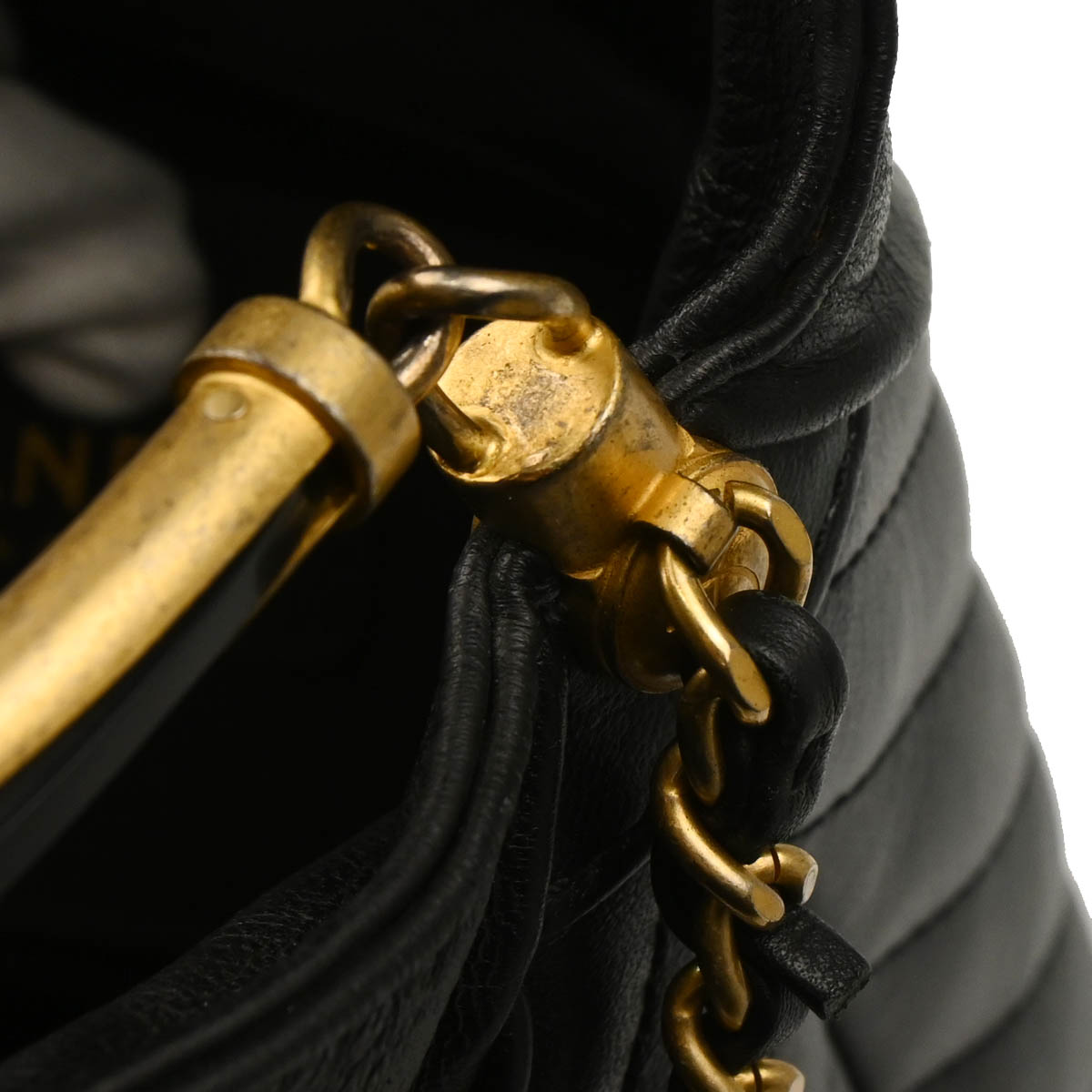 Chanel 2018-2019 Black Lambskin Handle with Chic Chevron Bucket bag