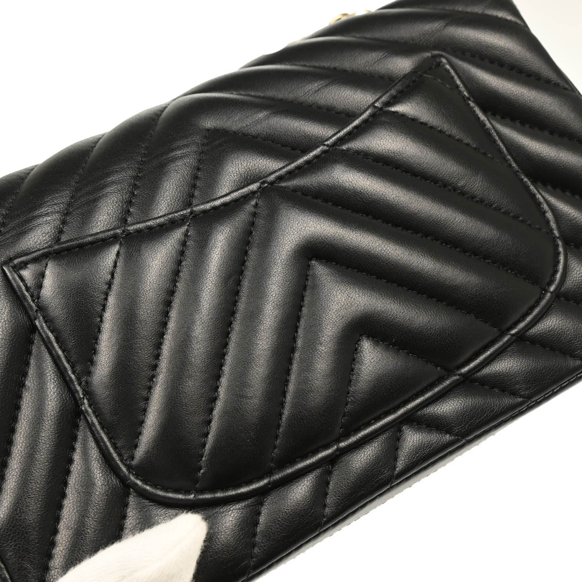 Chanel 2018-2019 Black Lambskin Chevron Shoulder Bag