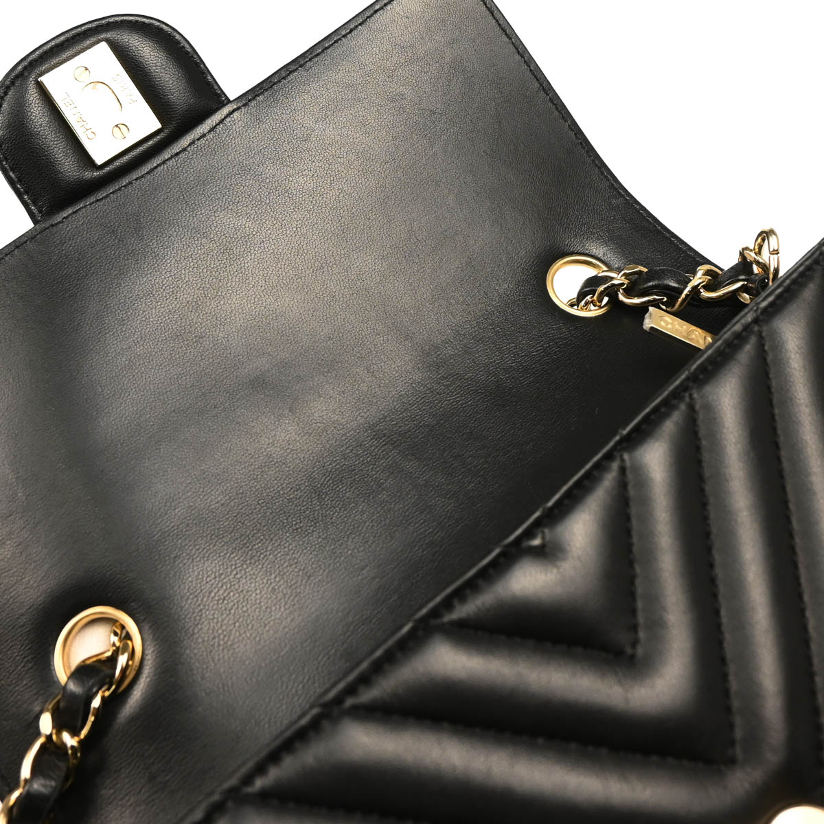 Chanel 2018-2019 Black Lambskin Chevron Shoulder Bag