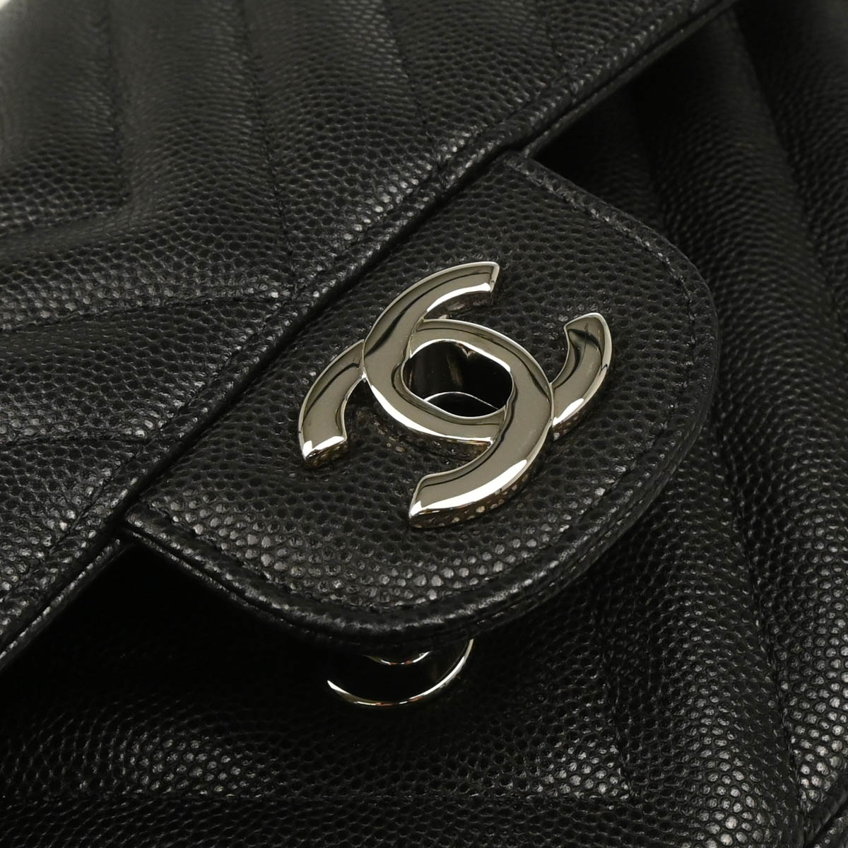Chanel 2017-2018Black Caviar Chevron Medium Classic Double Flap Shoulder Bag