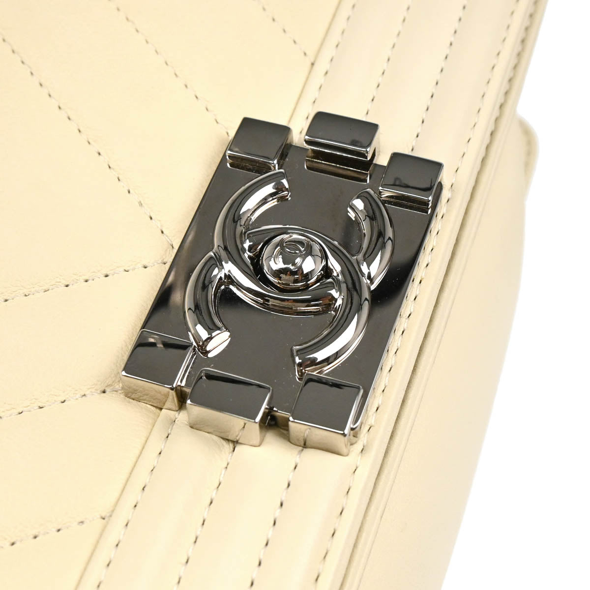 Boy Chanel 2016-2017 White Lambskin Small Chain Shoulder Bag