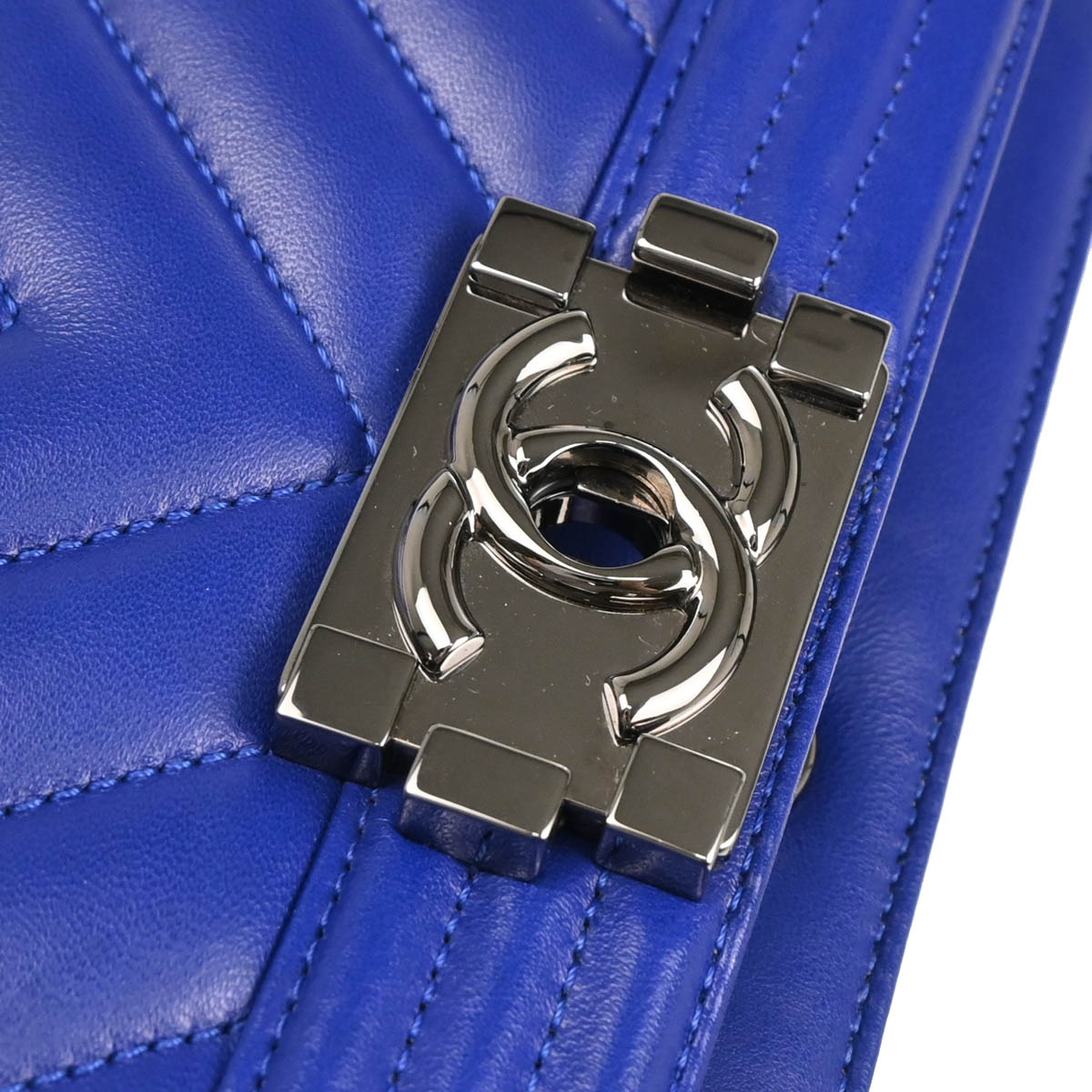Boy Chanel 2017-2018 Blue Lambskin Chevron Small Chain Shoulder Bag