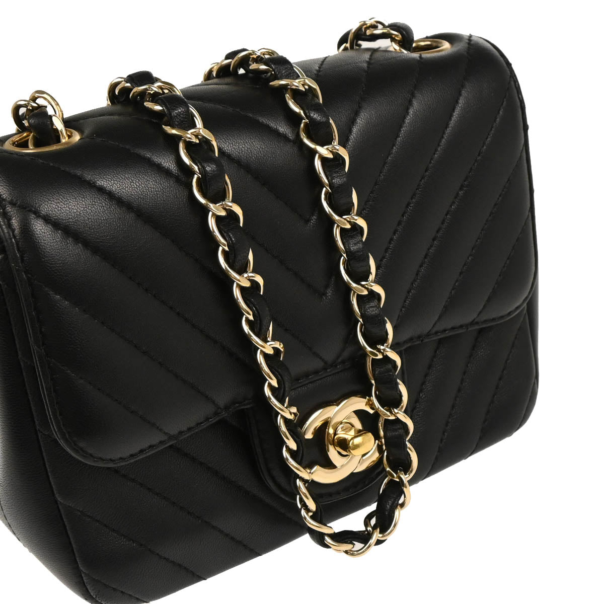 Chanel 2017-2018 Black Lambskin Chevron Chain Shoulder Bag