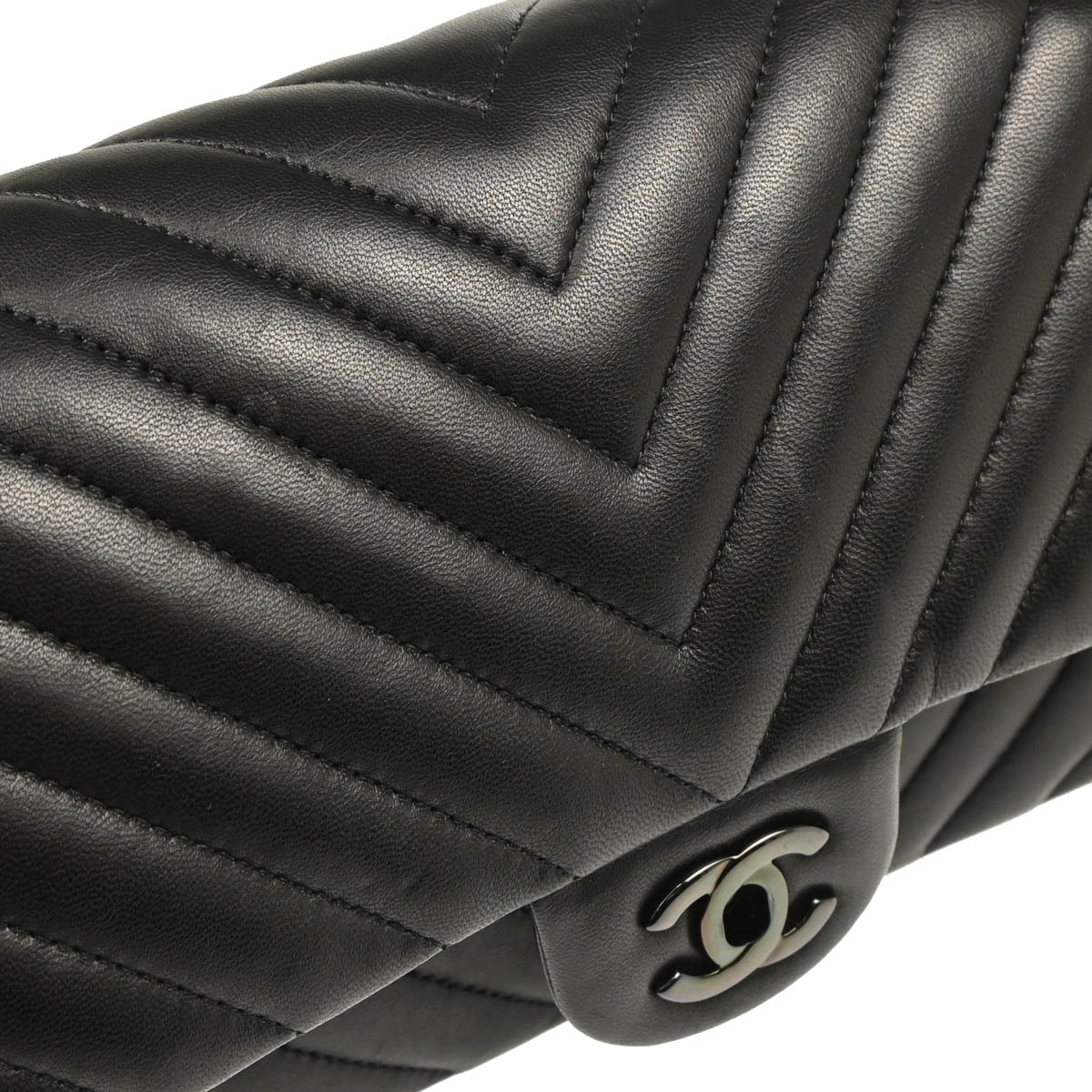Chanel 2015-2016 Black Lambskin Chevron Medium Classic Double Flap Shoulder Bag