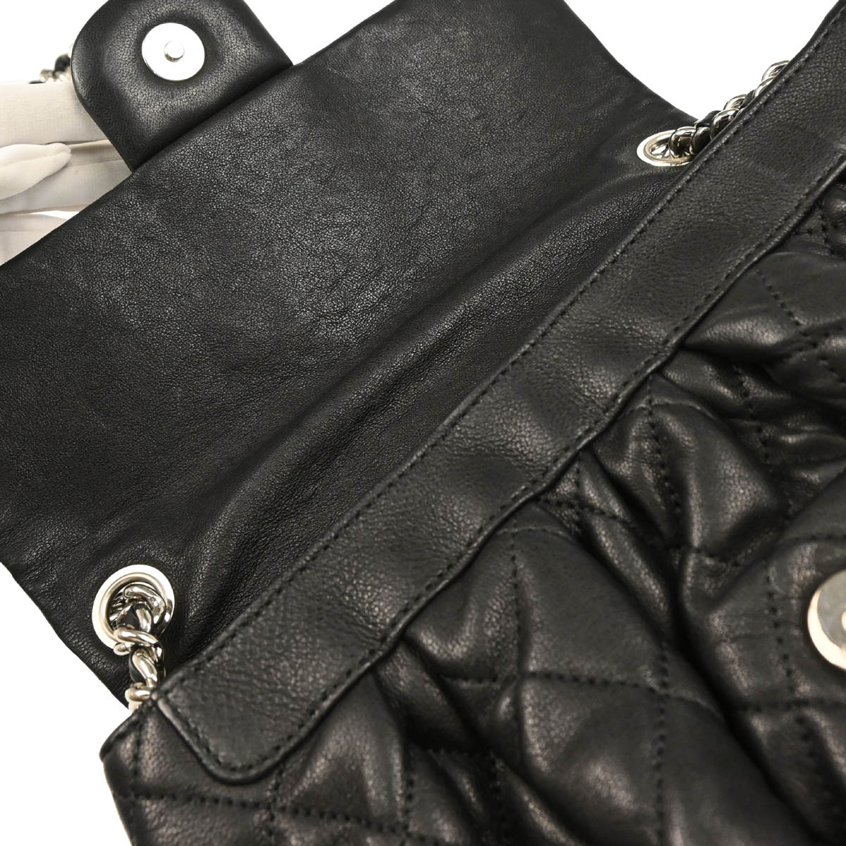 Chanel 2011 Black Lambskin Around Chain Shoulder Bag
