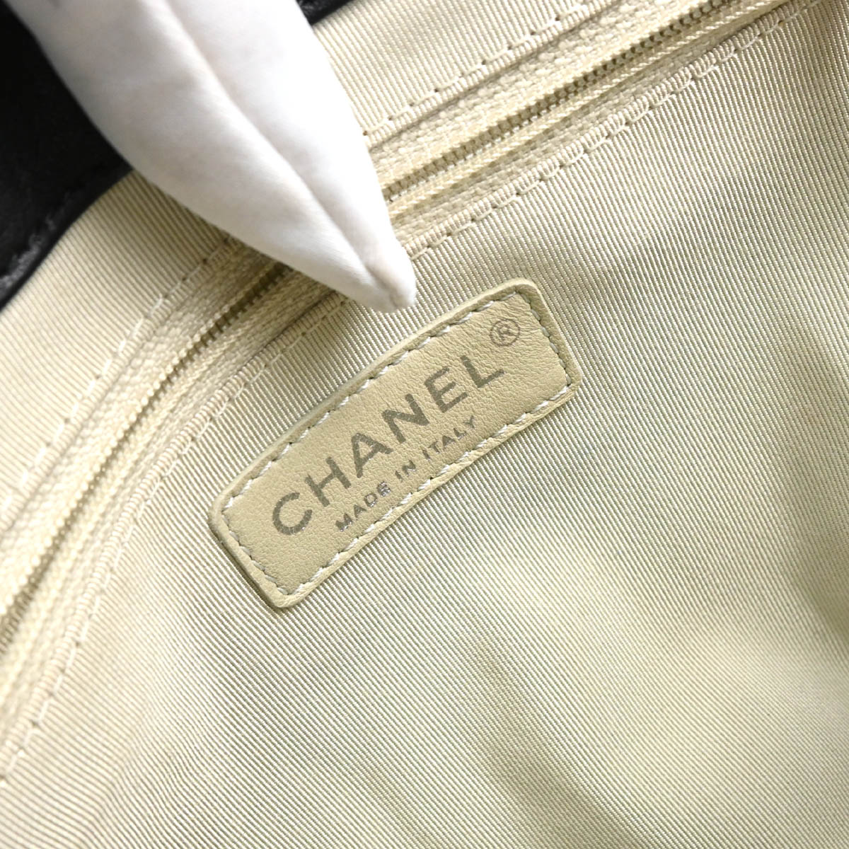Chanel 2011 Black Lambskin Around Chain Shoulder Bag