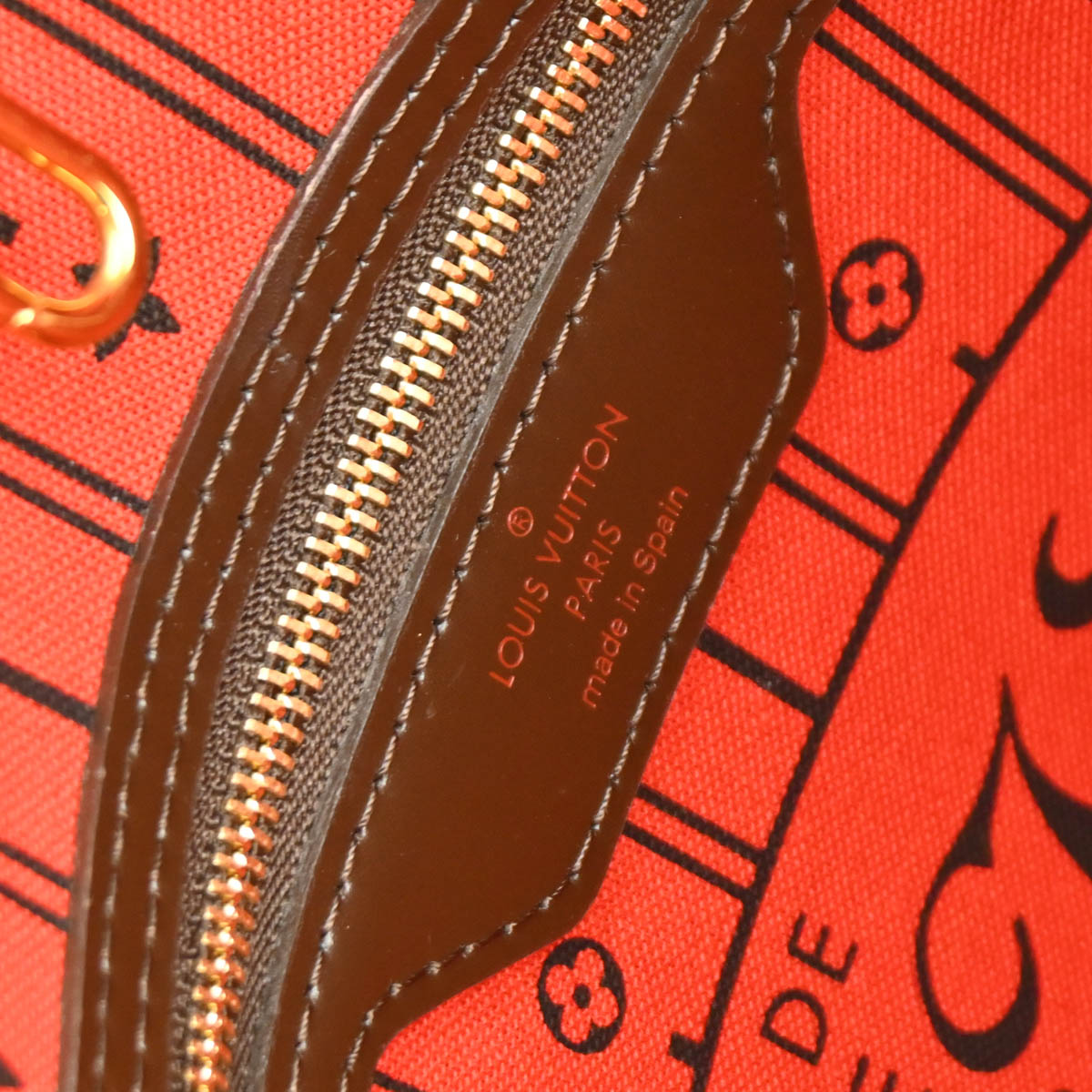 Louis Vuitton 2013 Damier Neverfull MM Shoulder Tote Bag N51105