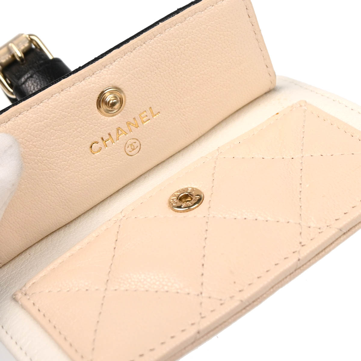 Chanel 2019 Beige Black Calfskin Luggage Tag Cardholder Small Good