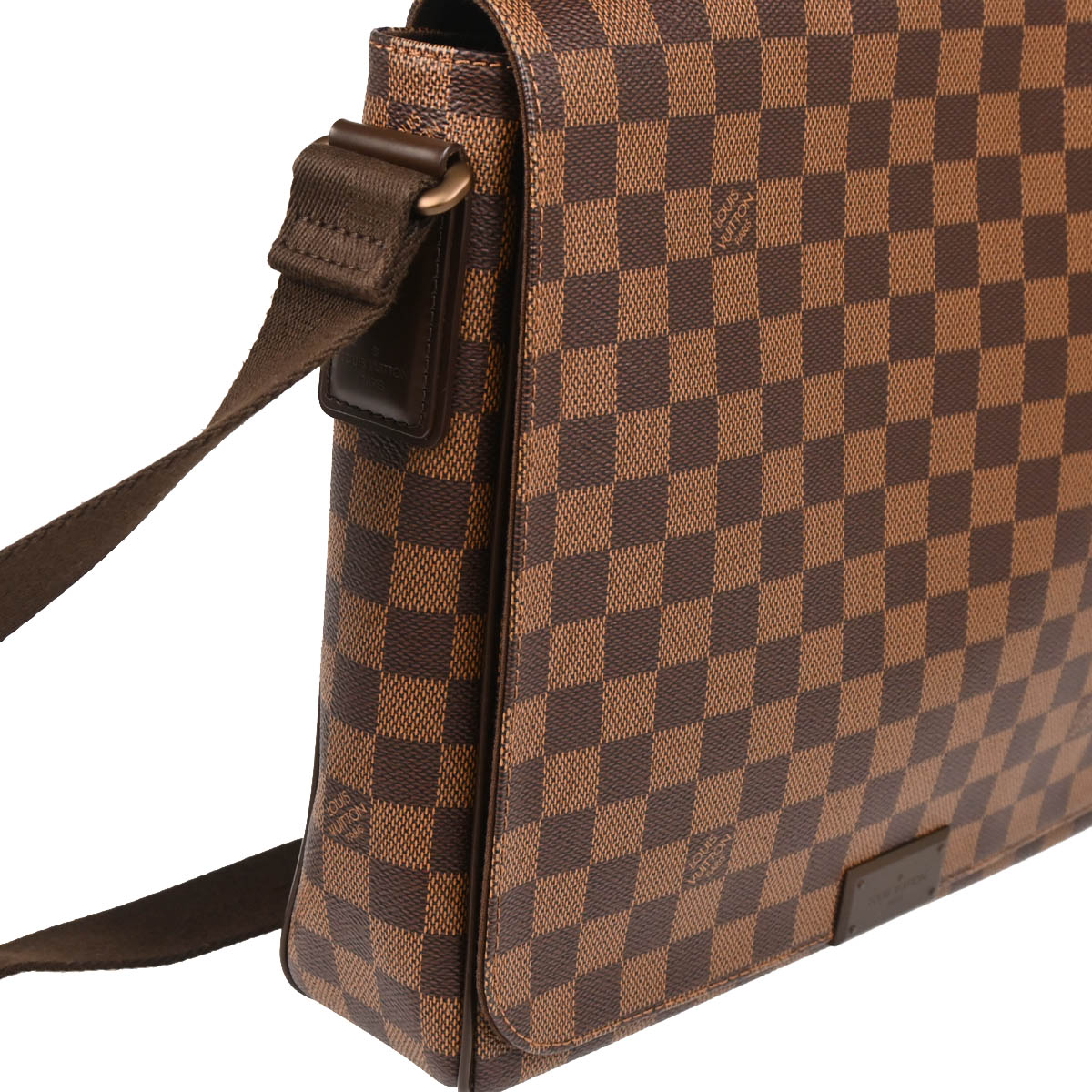 Louis Vuitton 2016 Damier District MM Shoulder Bag N41212