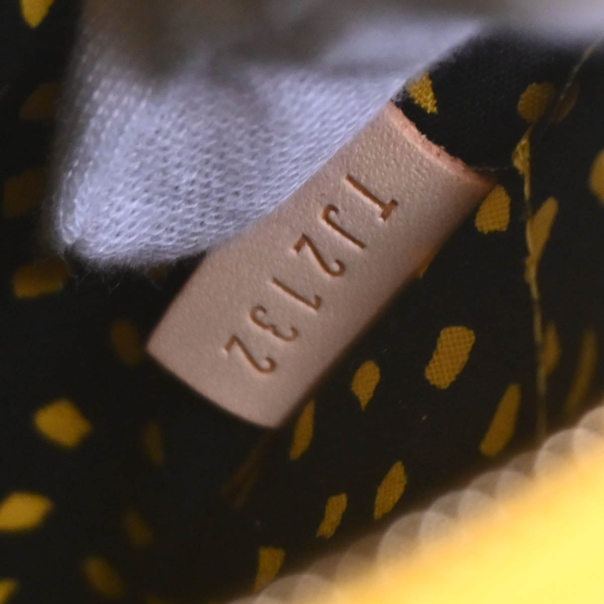Louis Vuitton 2012 Yellow Vernis Dot Infinity Papillon Handbag M91424
