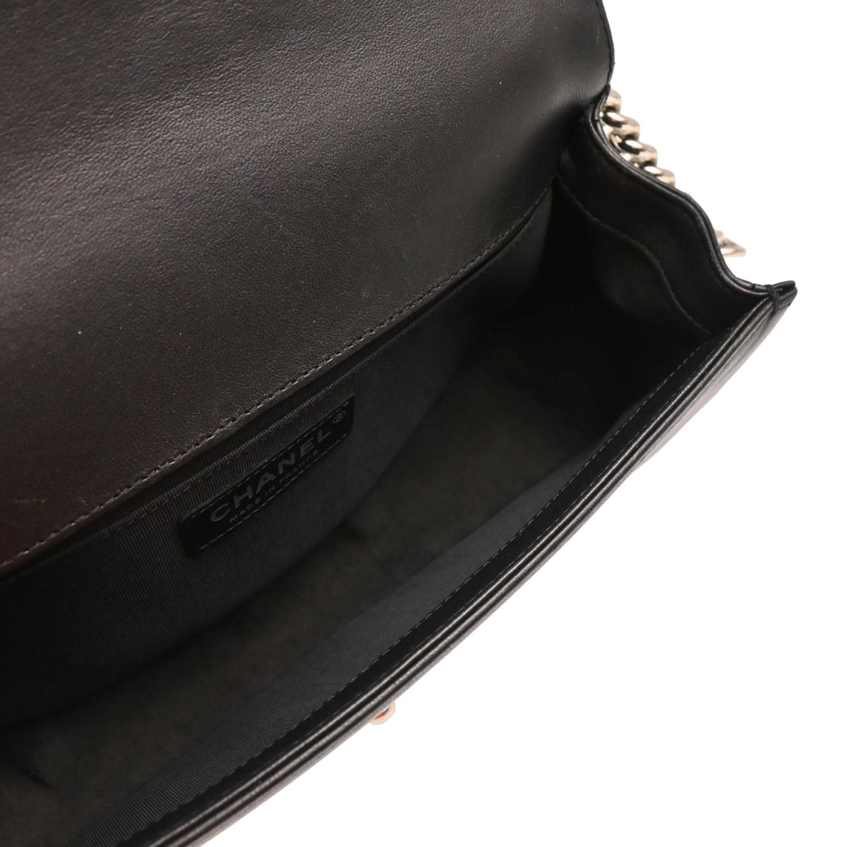 Boy Chanel 2017-2018 Black Calfskin Chevron Medium Shoulder Bag