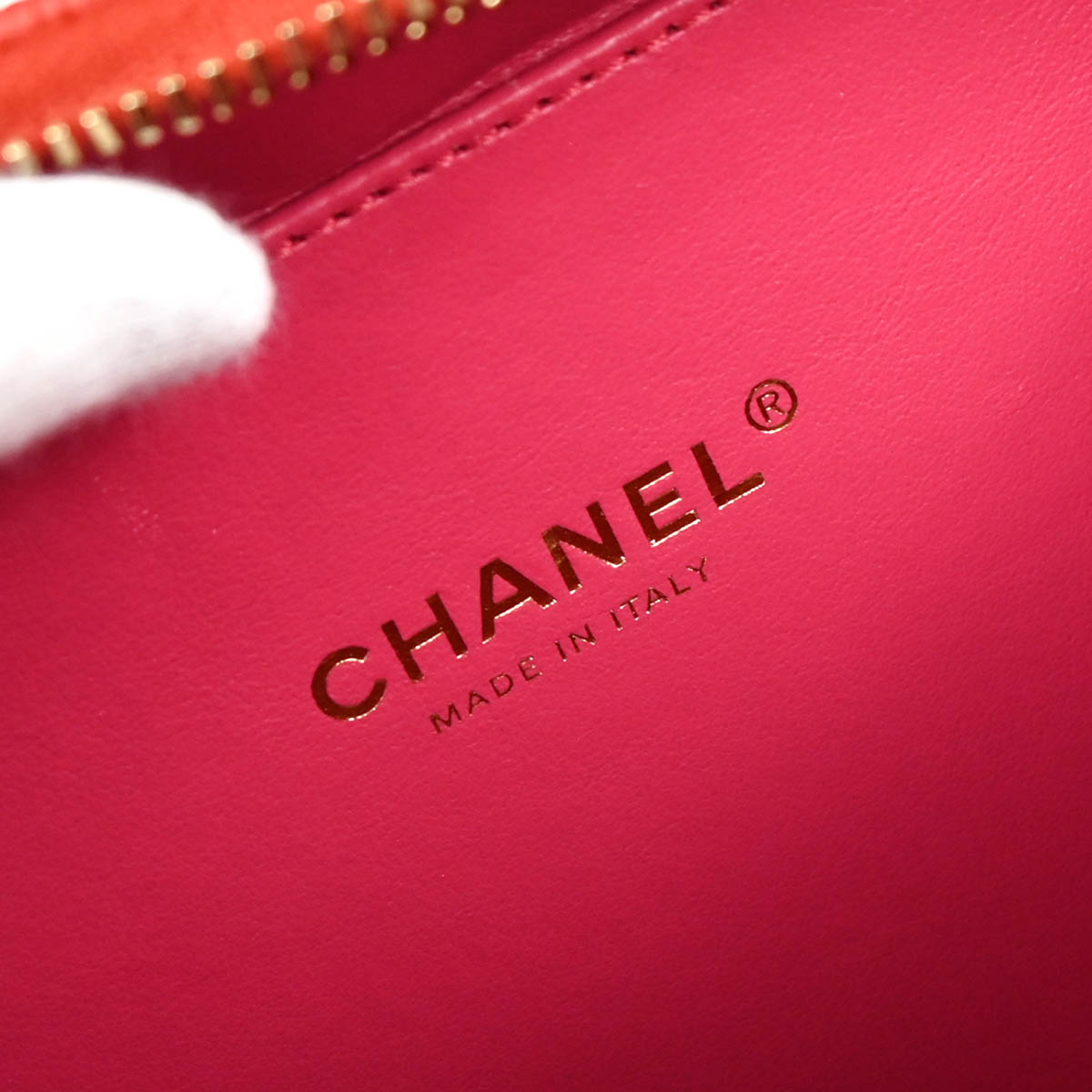 Chanel 2019 Red Caviar Filigree 2way Vanity Handbag