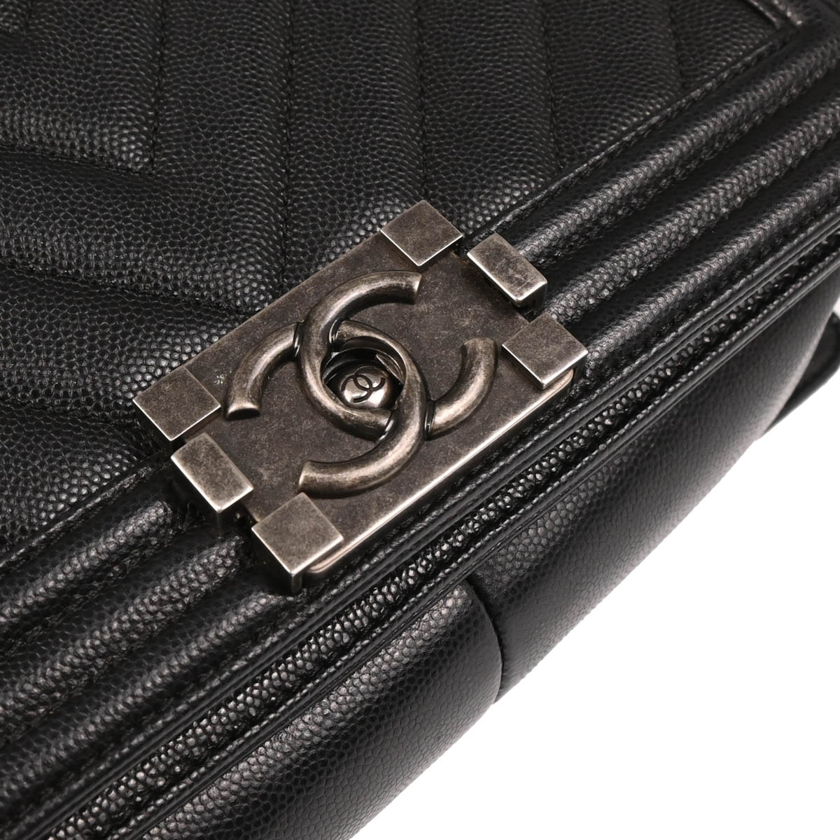 Boy Chanel 2017-2018 Black Caviar Chevron Medium Shoulder Bag